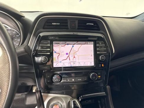 Used 2020 Nissan Maxima SR w/ Sport Mat Group FWD image 21