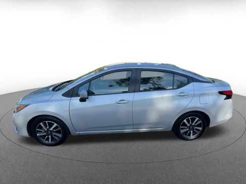Used 2025 Nissan Versa SV FWD image 9