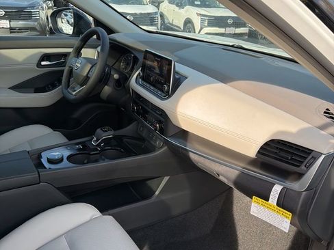 New 2026 Nissan Rogue SV AWD/4WD image 32