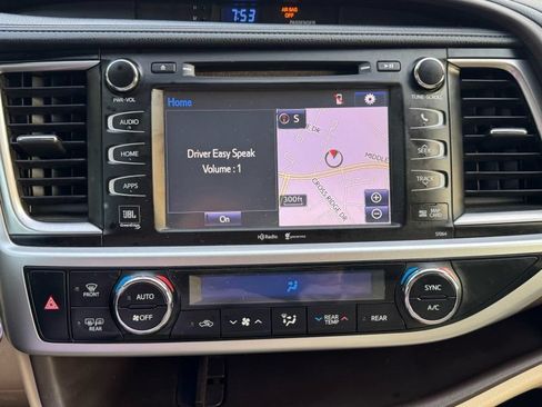 Used 2014 Toyota Highlander Limited AWD/4WD image 11