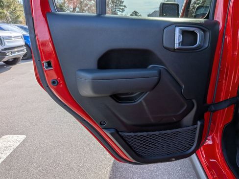 Used 2024 Jeep Gladiator Rubicon w/ Safety Group image 25