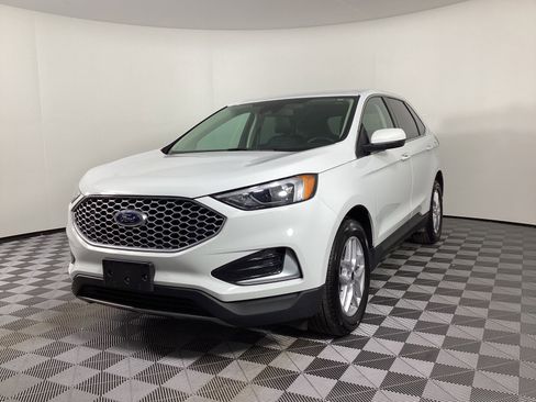 Used 2024 Ford Edge SEL image 2