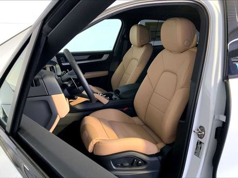 New 2025 Porsche Cayenne E-Hybrid image 5