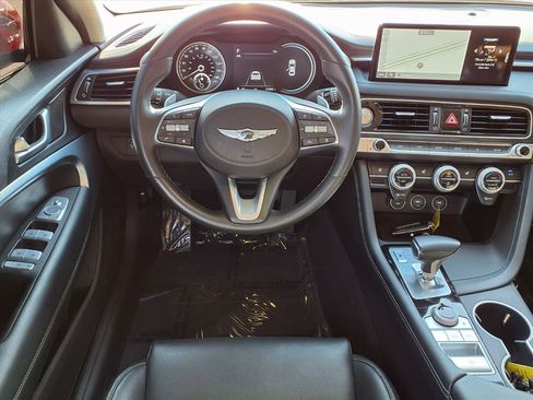Used 2023 Genesis G70 2.0T image 3