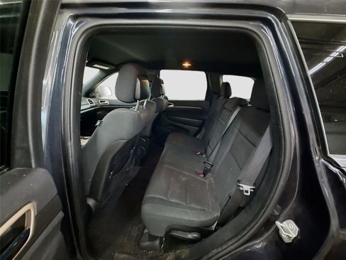 Used 2015 Jeep Grand Cherokee Laredo w/ All-Weather Capability Group AWD/4WD image 9