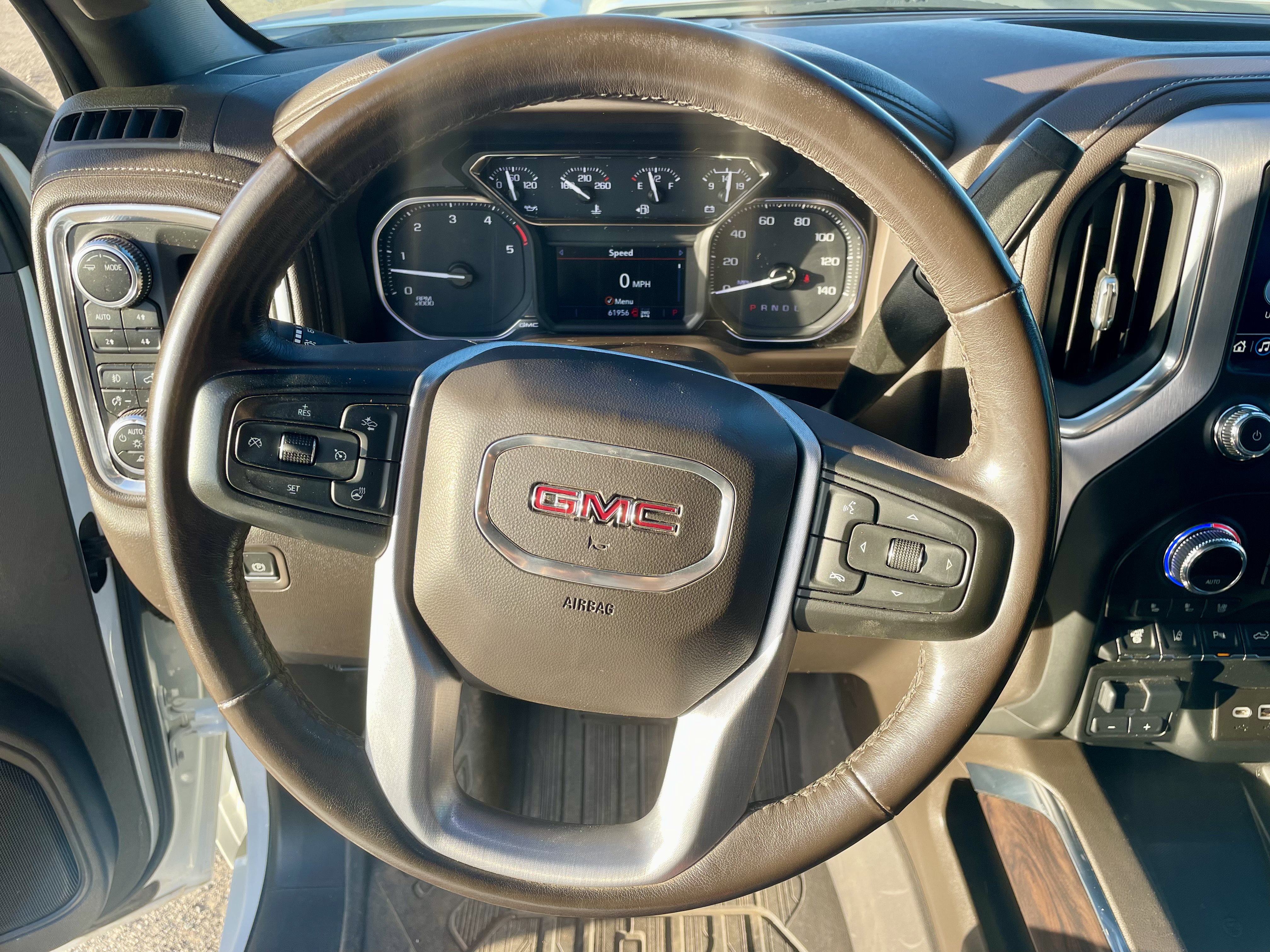 Used 2022 GMC Sierra 2500 SLT w/ SLT Preferred Package AWD/4WD image 15