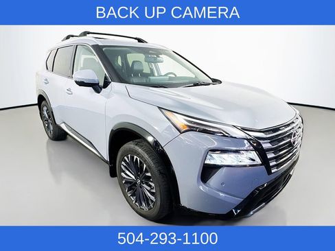 Used 2025 Nissan Rogue Platinum FWD image 4