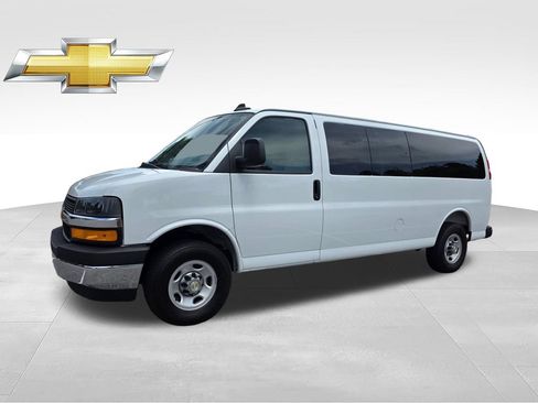 Used 2025 Chevrolet Express 3500 LT w/ LT Preferred Equipment Group RWD image 2