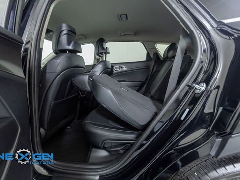 Used 2024 Kia Sportage EX image 27