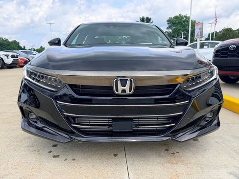 Used 2022 Honda Accord Sport image 2