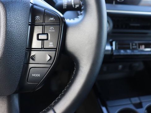 Used 2025 Toyota Prius LE image 19