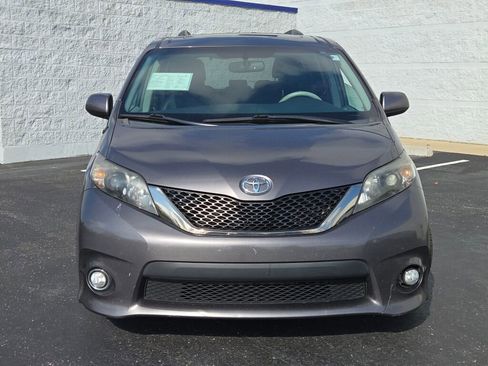 Used 2012 Toyota Sienna SE image 4