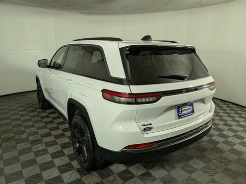 New 2026 Jeep Grand Cherokee Limited w/ Limited Altitude Package AWD/4WD image 4