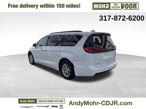 Used 2022 Chrysler Pacifica Touring-L image 4