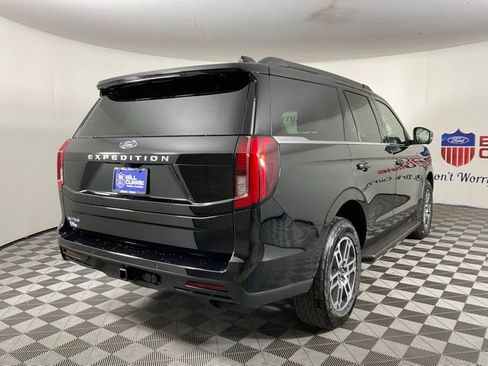 New 2025 Ford Expedition Active image 3