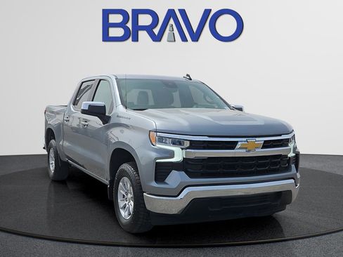 Used 2025 Chevrolet Silverado 1500 LT image 2