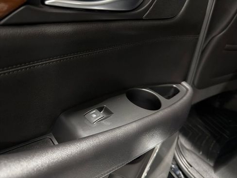 Used 2017 Cadillac Escalade Luxury image 37