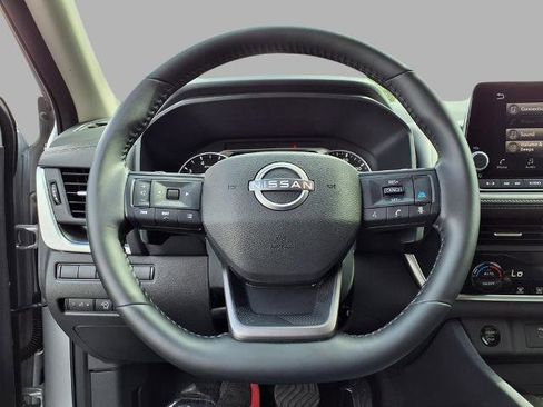 Certified 2025 Nissan Rogue SV FWD image 15
