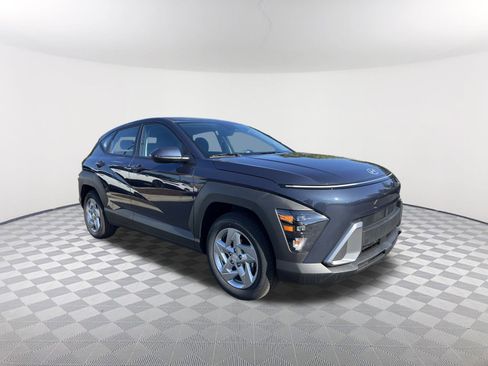 New 2026 Hyundai Kona SE image 3