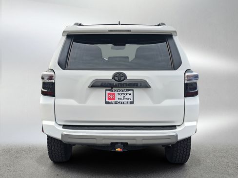 Used 2023 Toyota 4Runner TRD Off-Road Premium w/ Moonroof Package AWD/4WD image 4