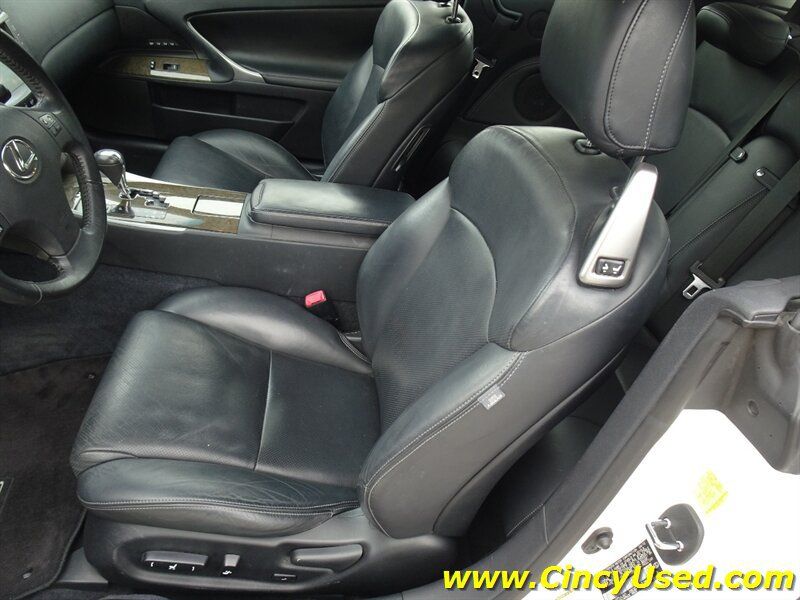 Used 2010 Lexus IS 250C w/ Luxury Pkg RWD image 13