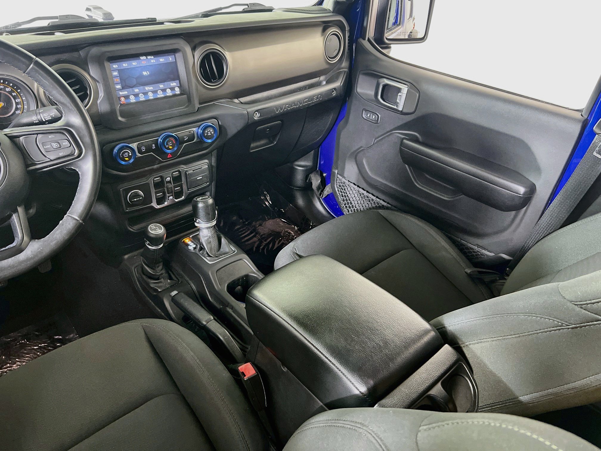 Used 2018 Jeep Wrangler Unlimited Sport S AWD/4WD image 21