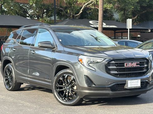 Used 2020 GMC Terrain SLE w/ Driver Convenience Package FWD image 2