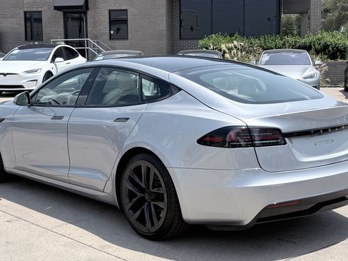 Used 2025 Tesla Model S AWD/4WD image 5