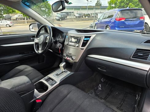 Used 2012 Subaru Outback 2.5i Premium AWD/4WD image 10