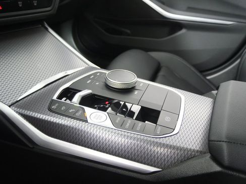 Used 2025 BMW 330i Sedan image 24