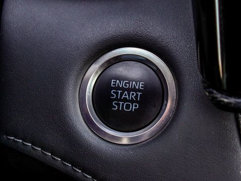 Used 2025 Toyota Highlander XSE AWD/4WD image 29
