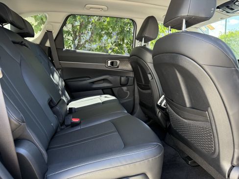 New 2025 Kia Sorento S w/ Panoramic Sunroof Package image 16