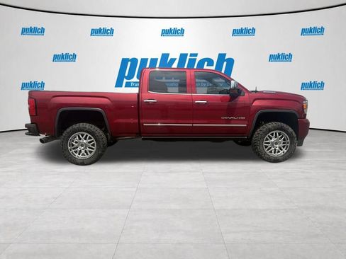 Used 2019 GMC Sierra 2500 Denali w/ Duramax Plus Package AWD/4WD image 8