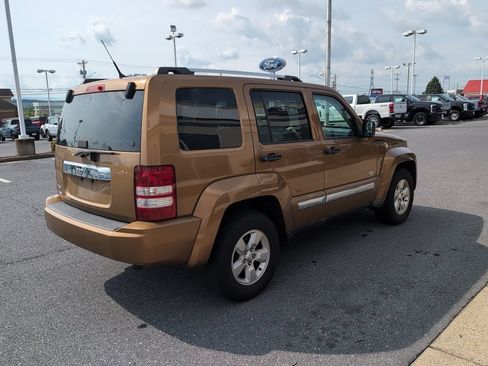 Used 2011 Jeep Liberty 70th Anniversary AWD/4WD image 5