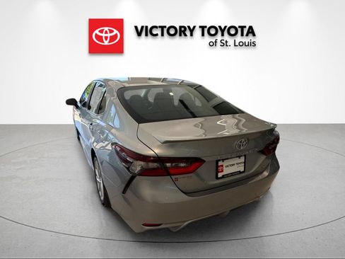Used 2024 Toyota Camry SE FWD image 5