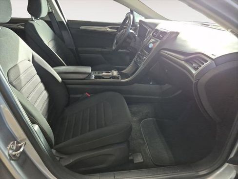 Used 2020 Ford Fusion SE image 16