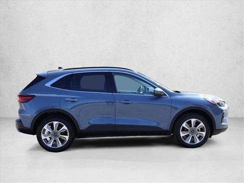 Used 2025 Ford Escape Platinum AWD/4WD image 5