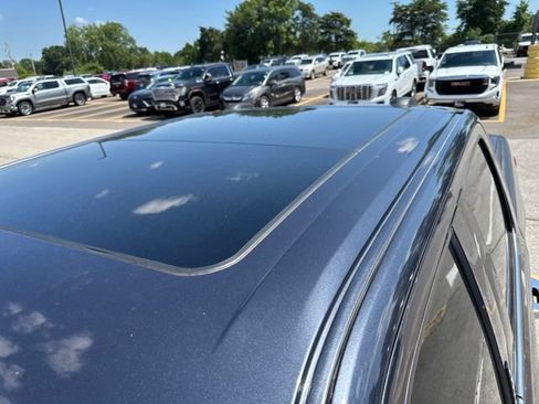 Used 2021 Ford F150 Lariat w/ Equipment Group 502A High AWD/4WD image 11