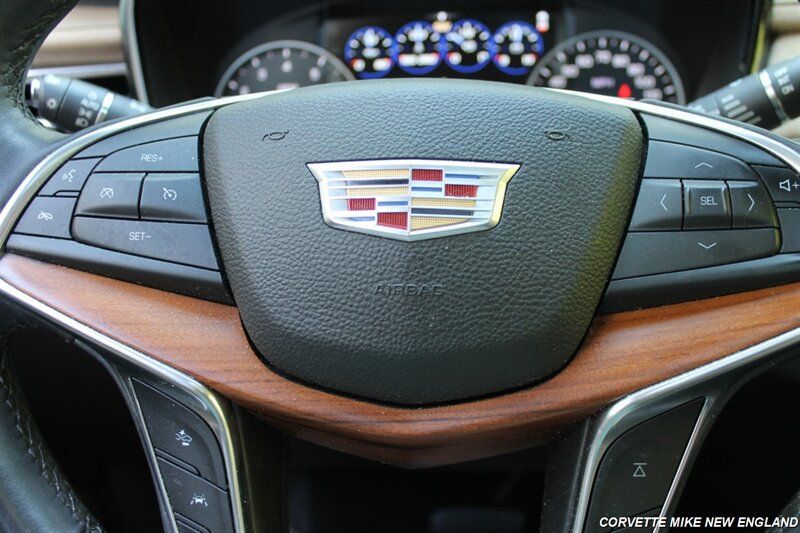 Used 2017 Cadillac XT5 Platinum w/ Driver Assist Package AWD/4WD image 40