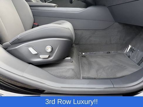 Used 2026 Lucid Gravity Grand Touring AWD/4WD image 32