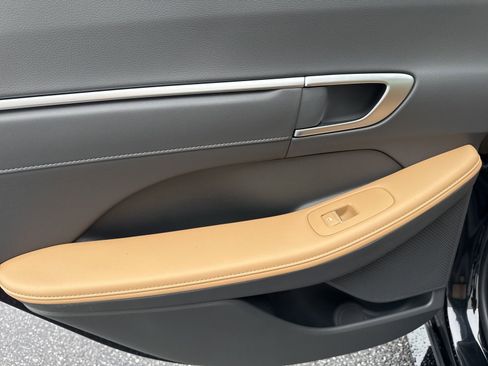 Used 2025 Hyundai Sonata Limited image 13