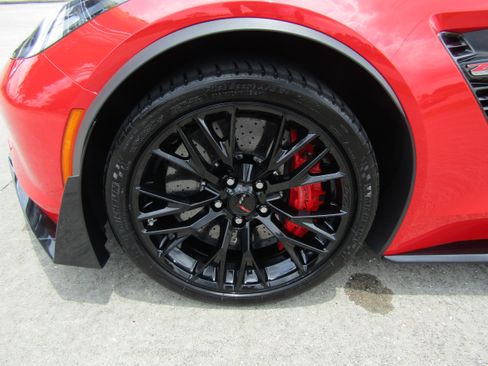 Used 2016 Chevrolet Corvette Z06 w/ 3LZ Preferred Equipment Group RWD image 23