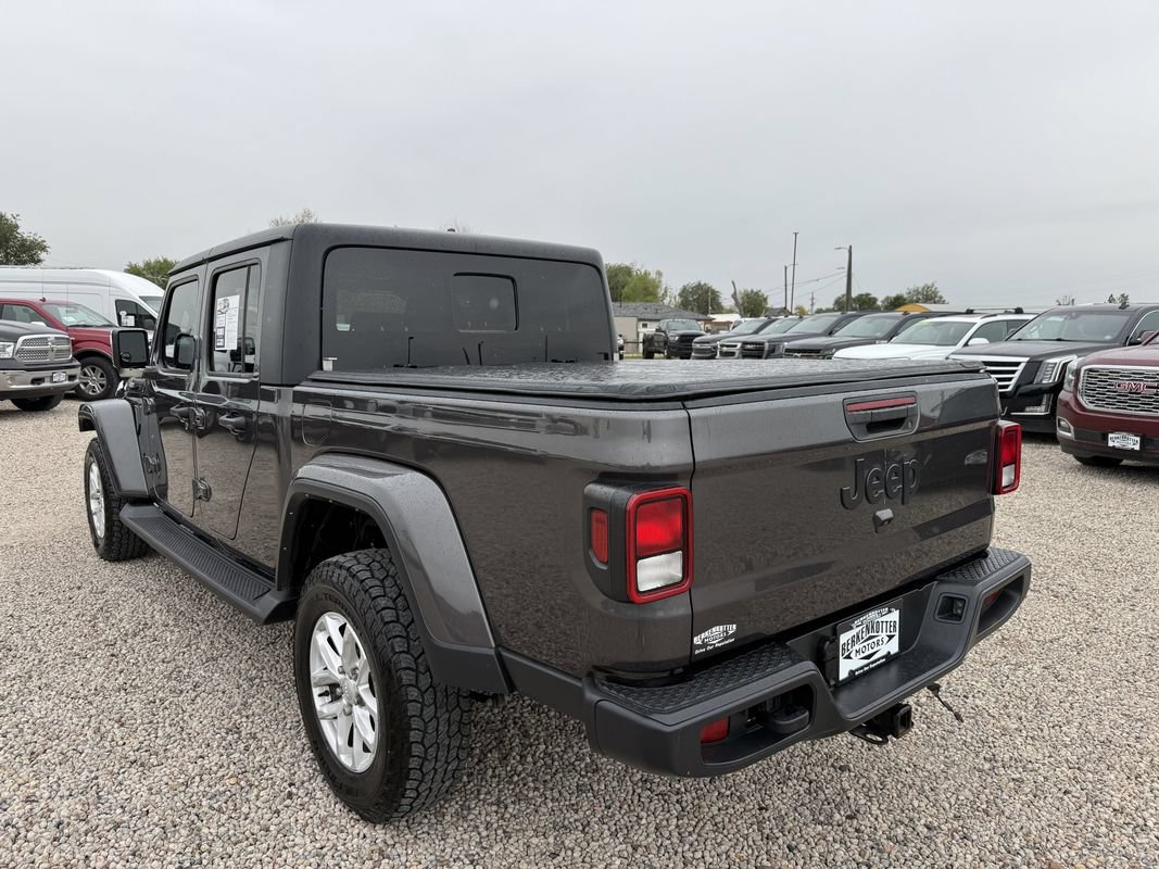 Used 2023 Jeep Gladiator Sport AWD/4WD image 8