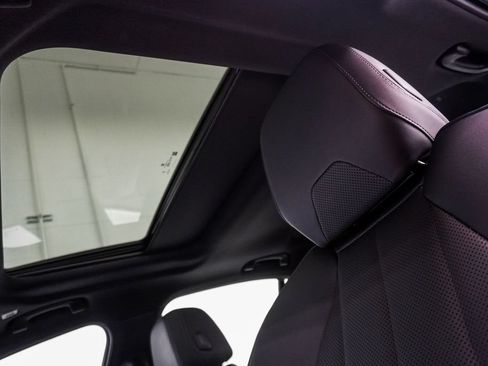 Used 2025 BMW 530i RWD image 8