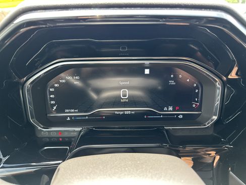 Used 2023 GMC Sierra 1500 SLT w/ SLT Premium Plus Package AWD/4WD image 20