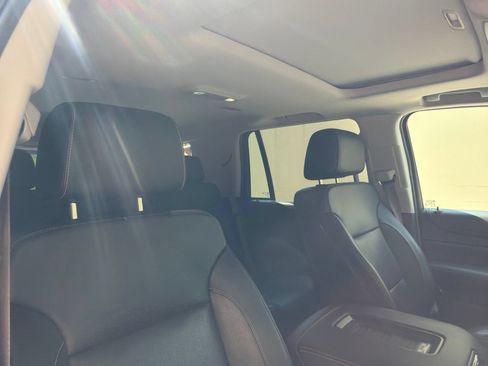 Used 2017 GMC Yukon SLT w/ HD Trailering Package AWD/4WD image 12
