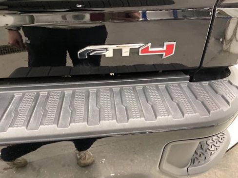 Used 2022 GMC Sierra 1500 AT4 image 29
