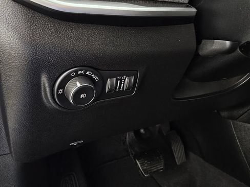 Used 2024 Jeep Compass Latitude AWD/4WD image 21