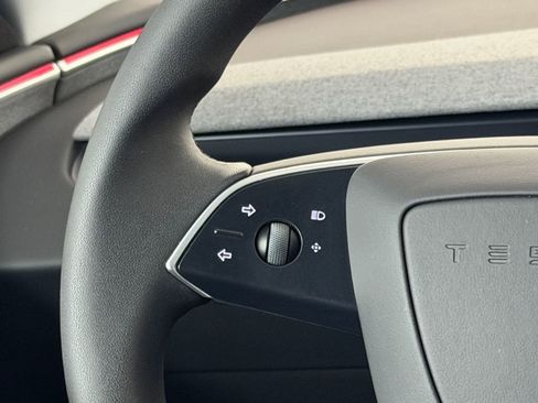 Used 2024 Tesla Model 3 image 17