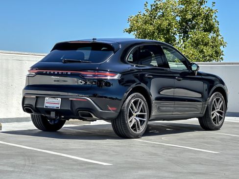 Certified 2026 Porsche Macan AWD/4WD image 8